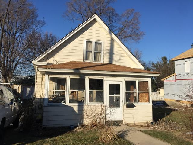 1452 Dean St., St. Charles, IL 60174