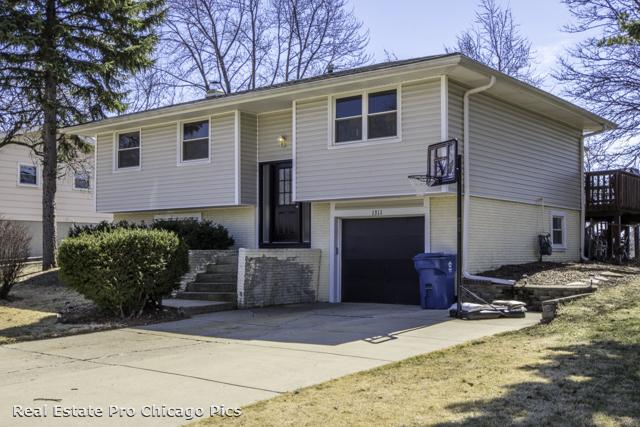 1311 Milton Ln., Schaumburg, IL 60193