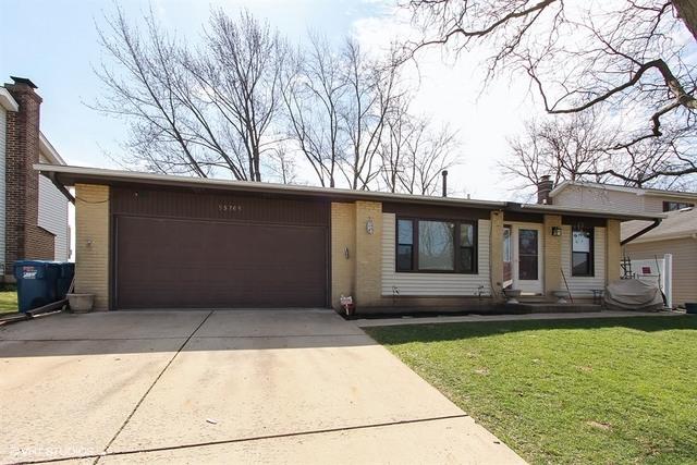5S765 Malibu Ln., Naperville, IL 60540
