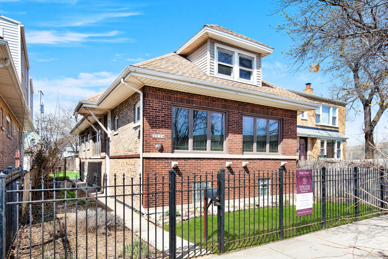 3014 N Whipple St., Chicago, IL 60618