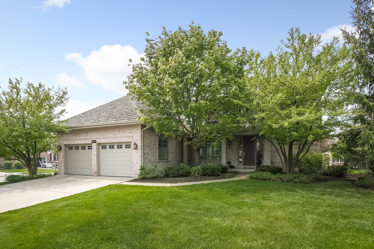 2056 Meadowview Ct., Northbrook, IL 60062