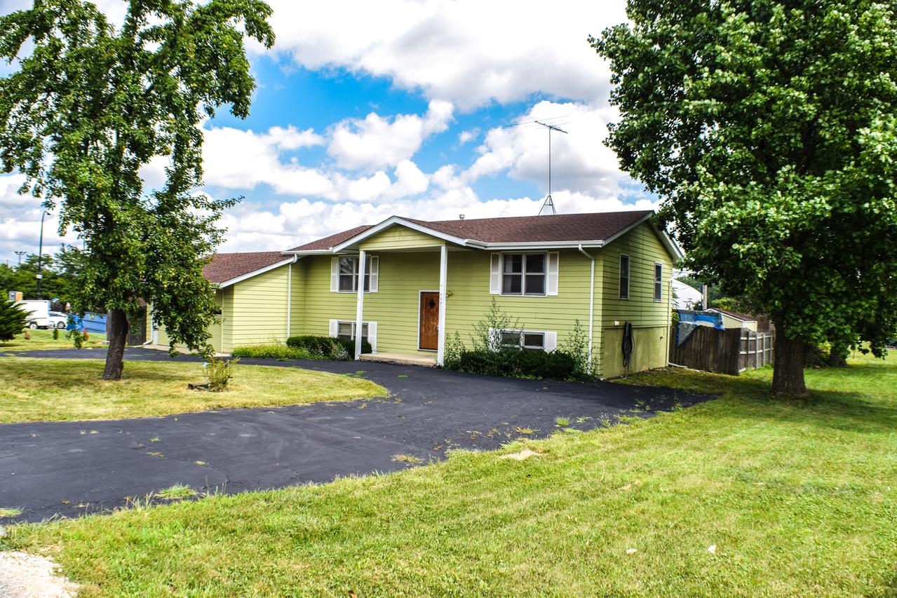 4N425 N 7 Th Ave., Addison, IL 60101
