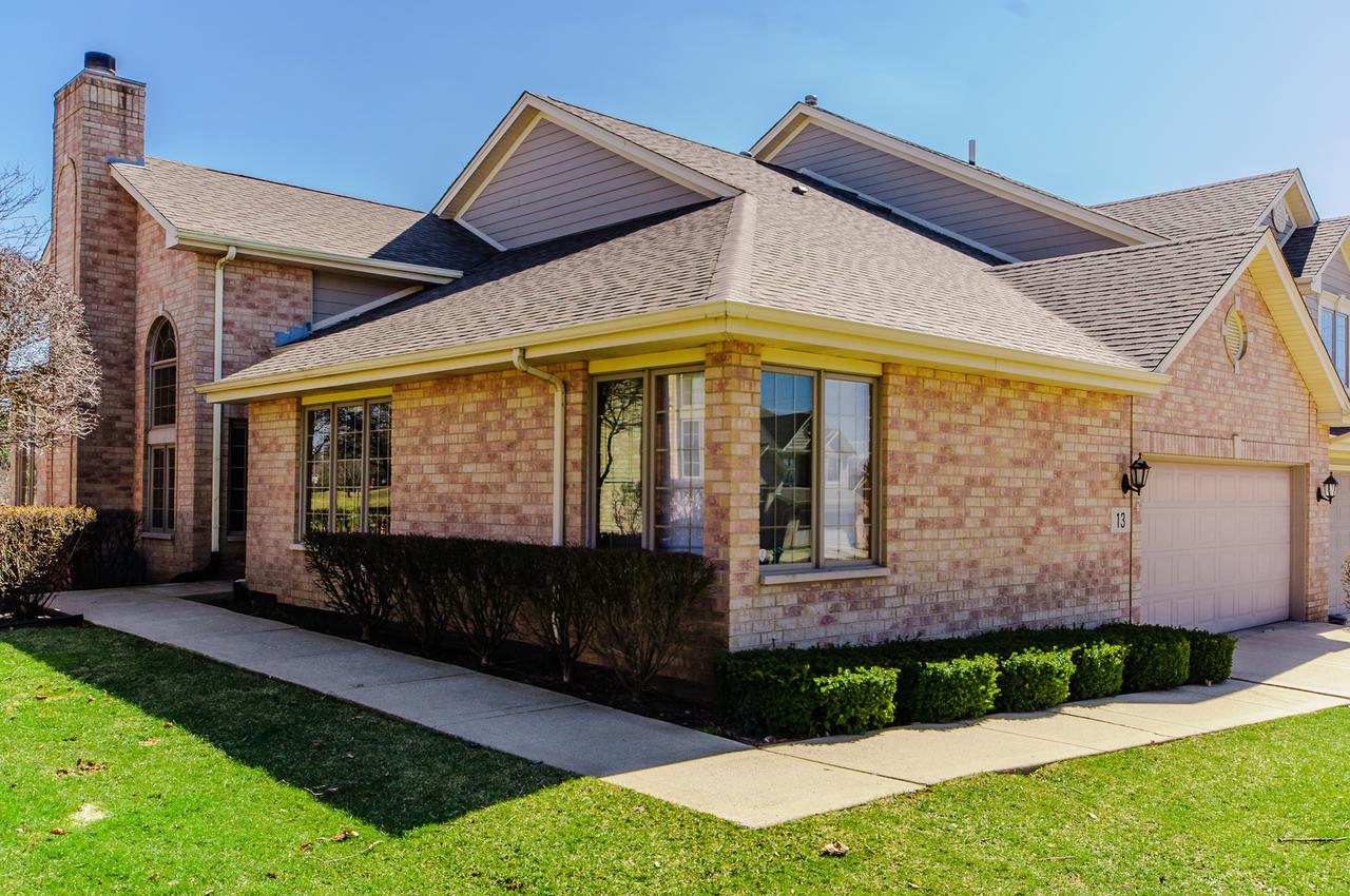 13 Long Cove Dr., Lemont, IL 60439