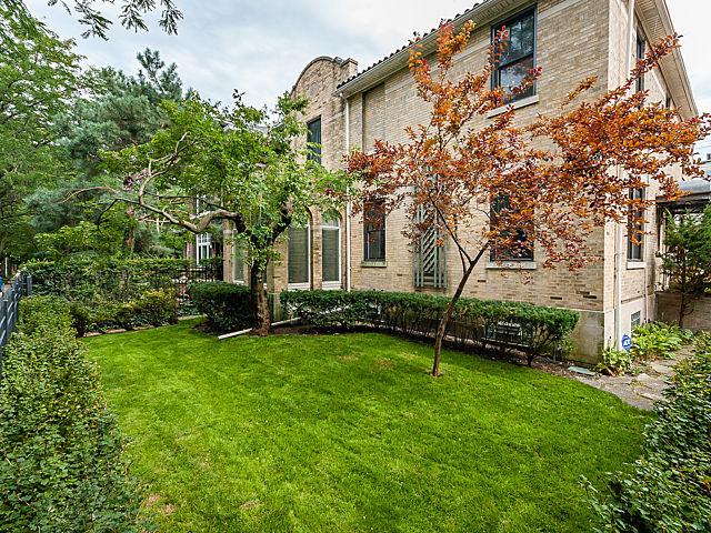 843 W Castlewood Ter., Chicago, IL 60640
