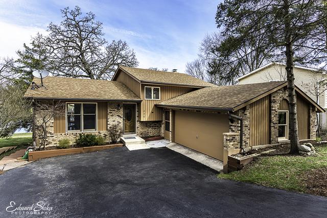 346 Hiawatha Dr., Lake In The Hills, IL 60156
