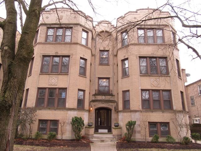2649 W Greenleaf Ave. #2E, Chicago, IL 60645