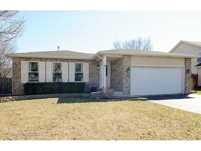 192 Chestnut Ln., Bolingbrook, IL 60490