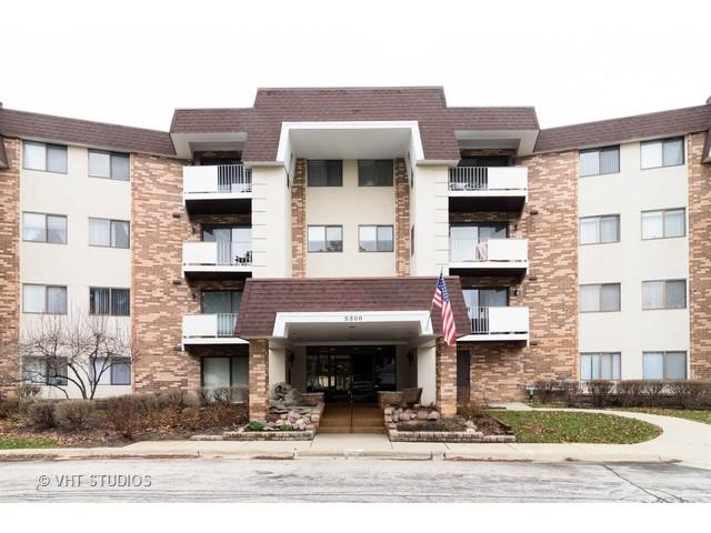 3300 N Carriageway Dr. #206, Arlington Heights, IL 60004