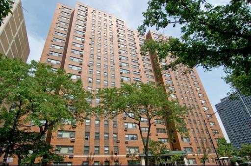 2909 N Sheridan Rd. #1903, Chicago, IL 60657
