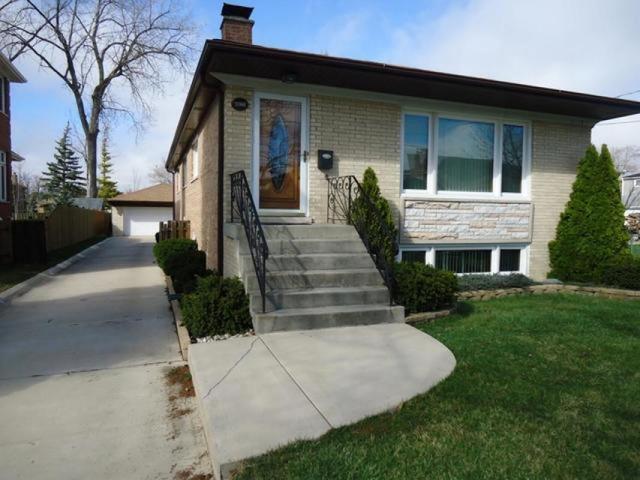 8622 W Sunset Rd., Niles, IL 60714