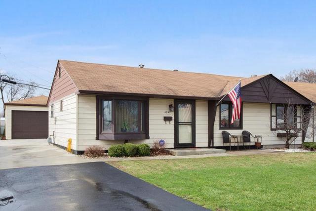 4241 W 90th Pl., Hometown, IL 60456