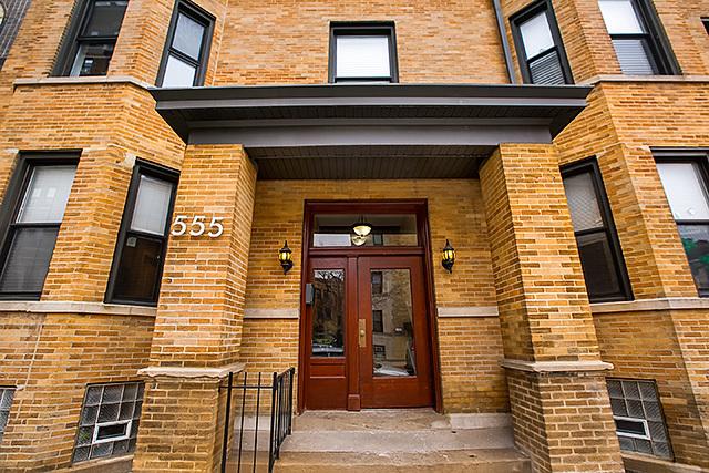 555 W Briar Pl. #201, Chicago, IL 60657