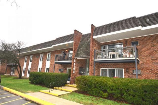 4133 Saratoga Ave. #B105, Downers Grove, IL 60515