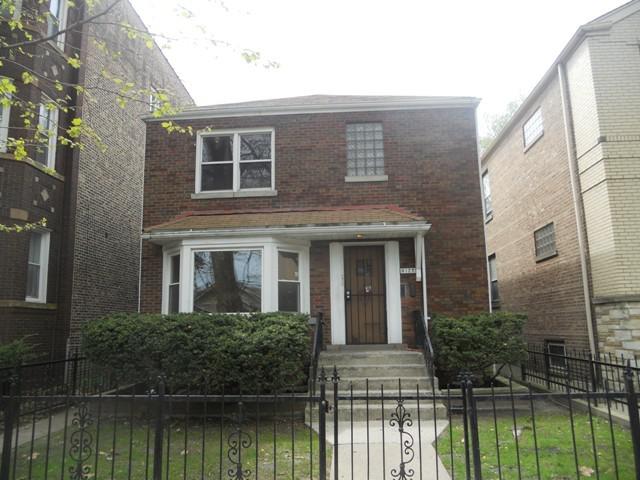 8122 S Kingston Ave., Chicago, IL 60617