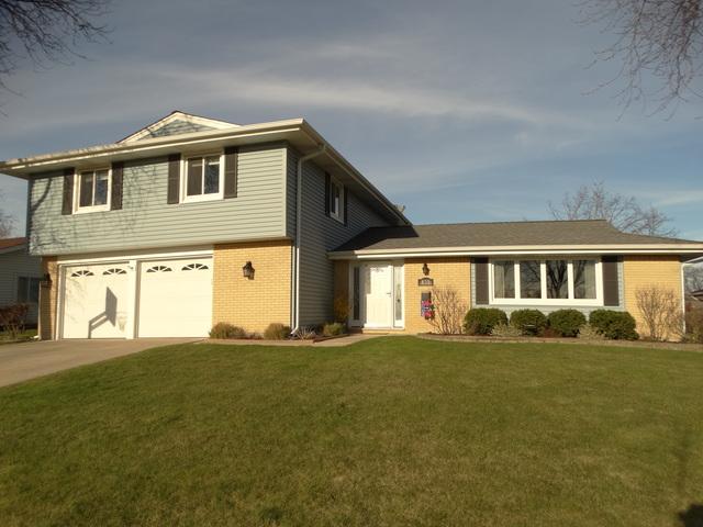 835 S Cedarcrest Dr., Schaumburg, IL 60193
