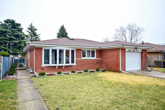 1865 Locust St., Des Plaines, IL 60018