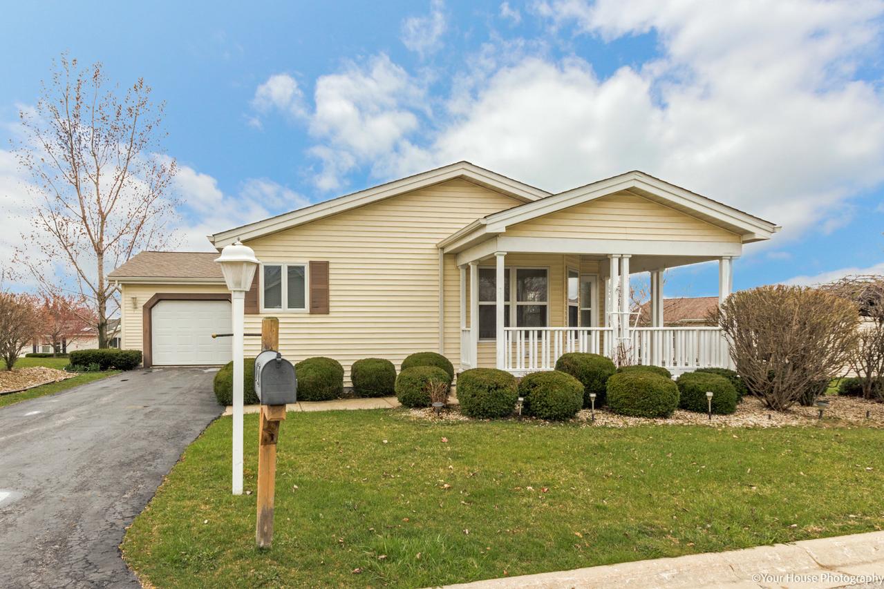1020 Castleton Ct., Grayslake, IL 60030