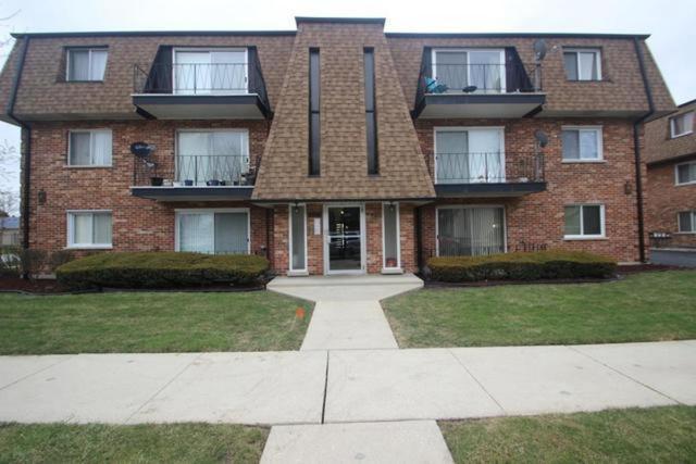 10701 S Keating Ave. #2C, Oak Lawn, IL 60453