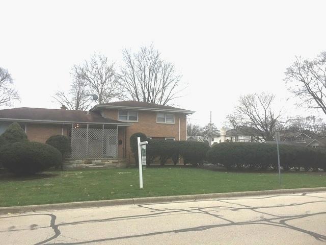 240 E 7th Ave., Naperville, IL 60563