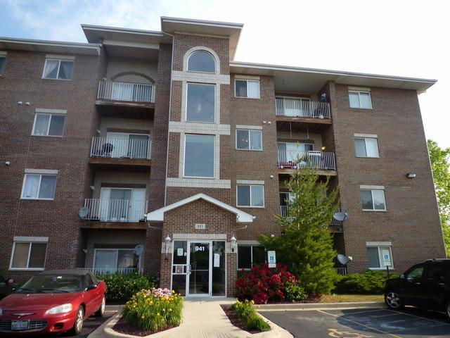941 N Swift Rd. #303, Addison, IL 60101