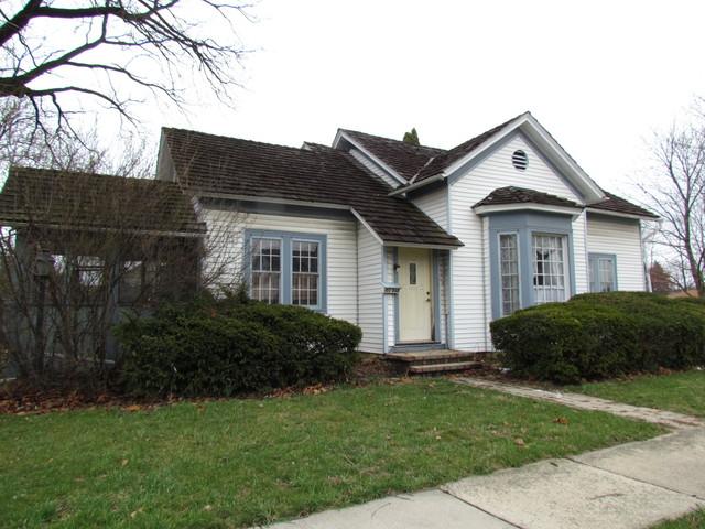 102 N Oak St., West Chicago, IL 60185