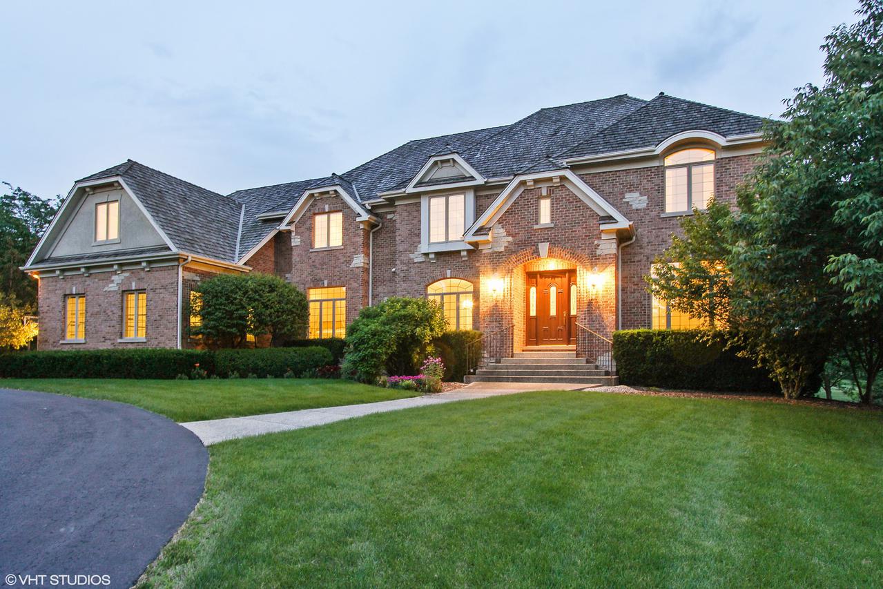 33 Aburdour Ct., North Barrington, IL 60010