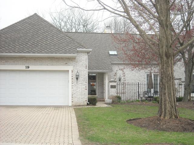 19 Hillcrest Dr., Sugar Grove, IL 60554