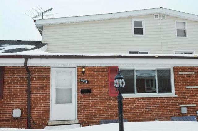 9528 Park Ln., Des Plaines, IL 60016
