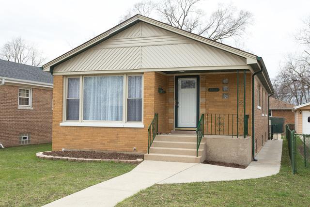 12118 Maple Ave., Blue Island, IL 60406