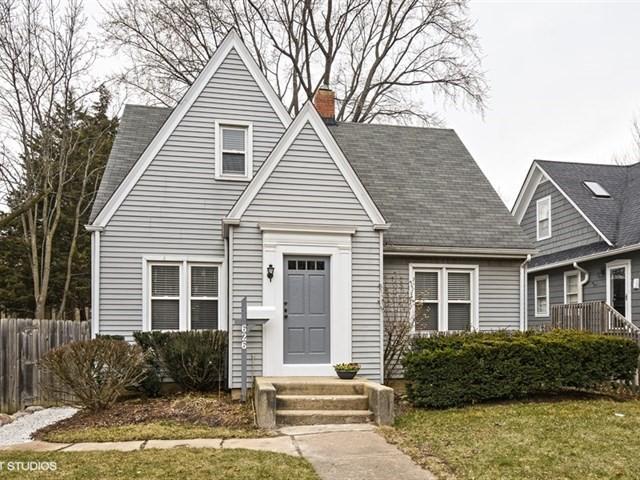 626 N Hough St., Barrington, IL 60010