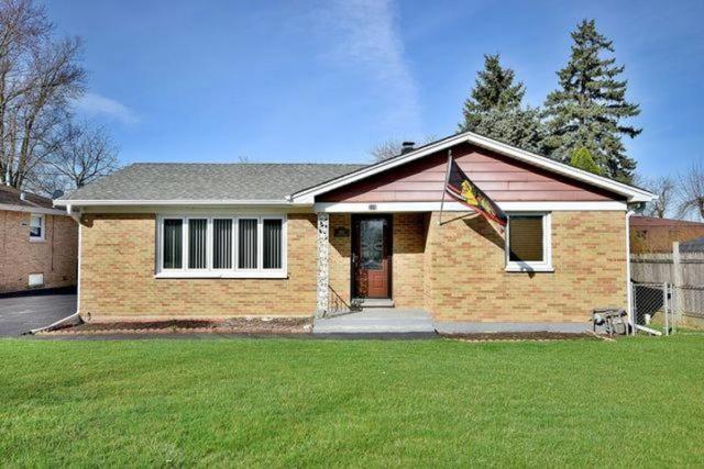 229 Sky Hill Rd., Wauconda, IL 60084