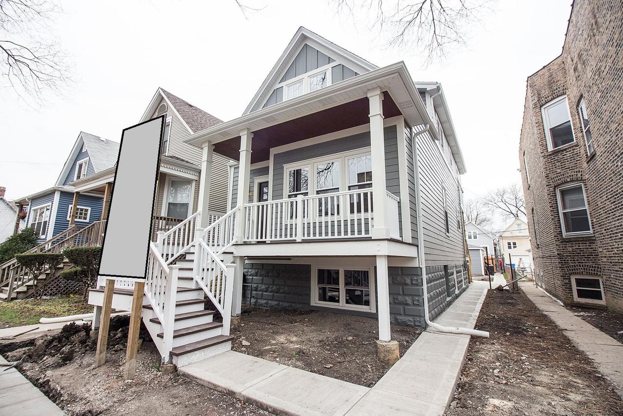 3334 W Belle Plaine Ave., Chicago, IL 60618