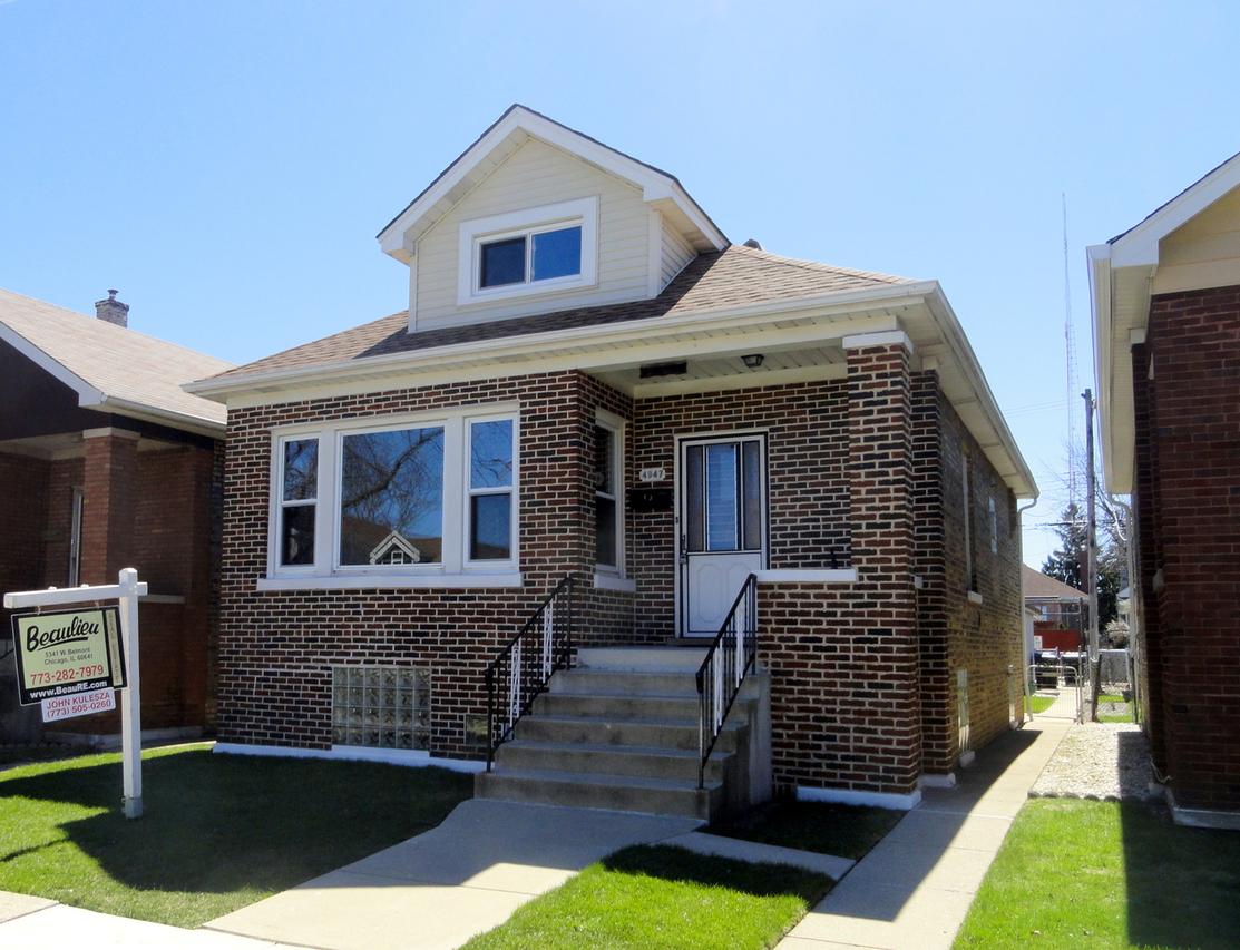 4947 W Roscoe St., Chicago, IL 60641