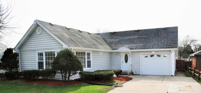 1203 Howell Pl., Aurora, IL 60505