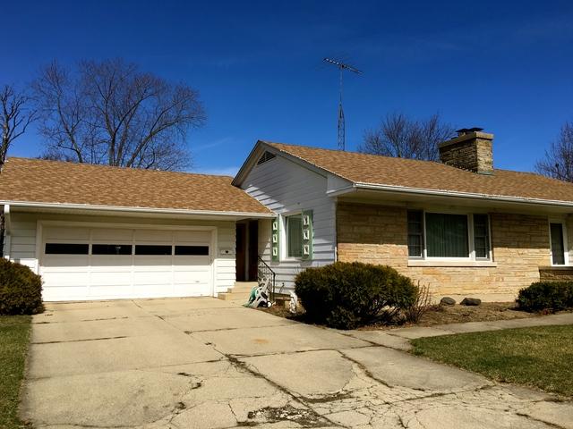 814 Lehnertz Ave., Aurora, IL 60506