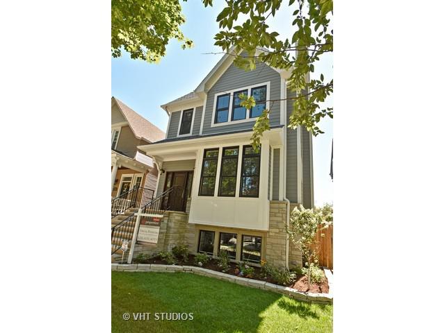 2113 W Waveland Ave., Chicago, IL 60618