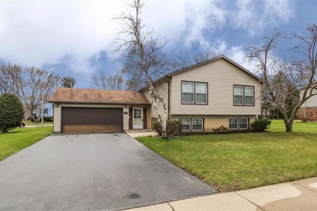 29 W Berkley Dr., Arlington Heights, IL 60004