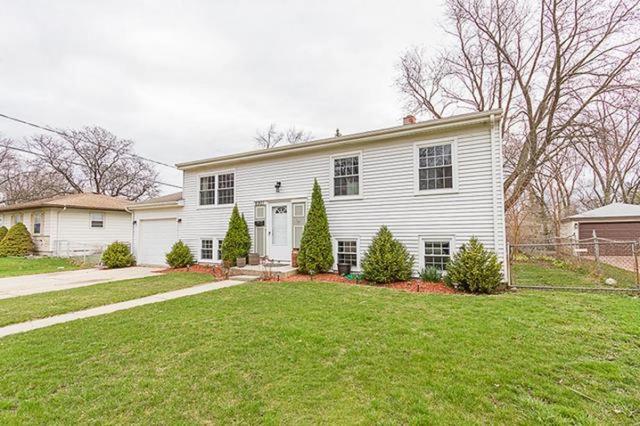 6901 Juniper St., Hanover Park, IL 60133