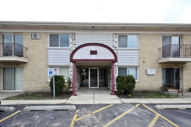 501 Carlysle Dr. #15, Clarendon Hills, IL 60514