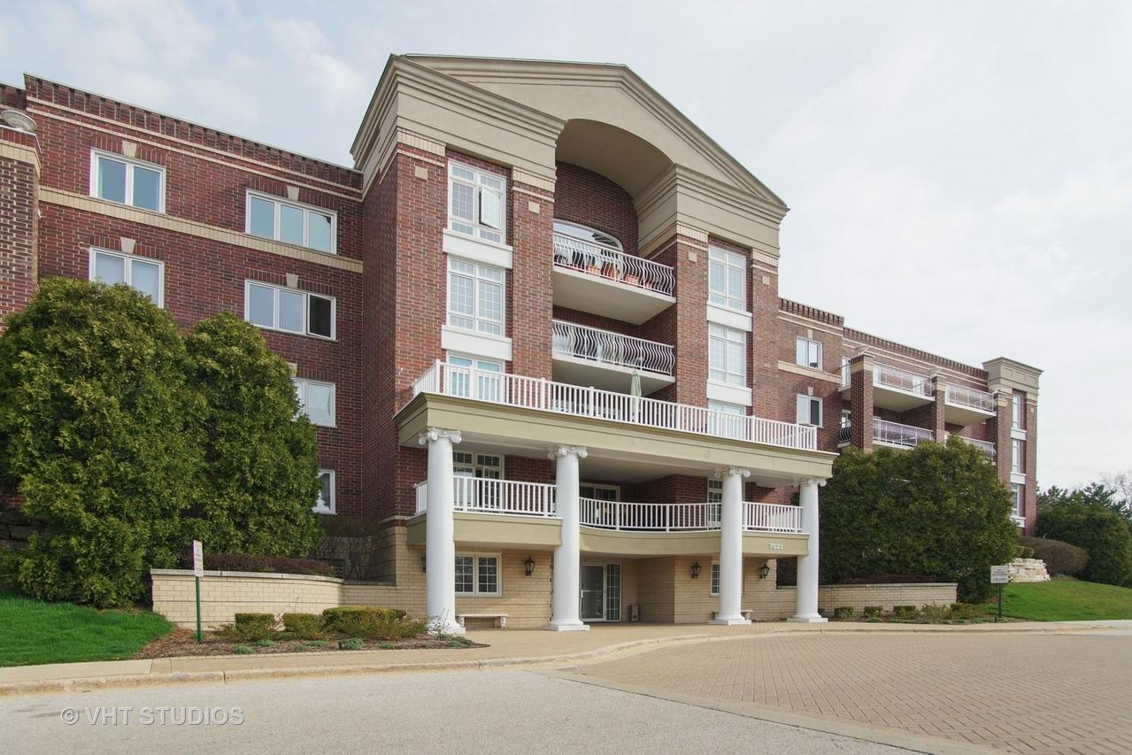 7021 W Touhy Ave. #208, Niles, IL 60714