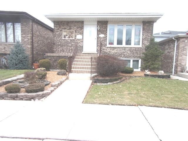 5910 S Narragansett Ave., Chicago, IL 60638