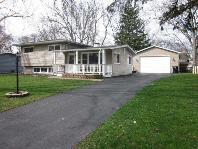 33 S Bereman Rd., Montgomery, IL 60538