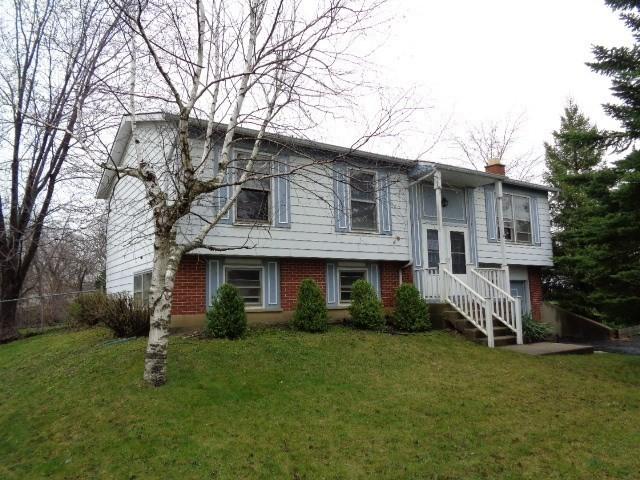 346 Rockhurst Rd., Bolingbrook, IL 60440