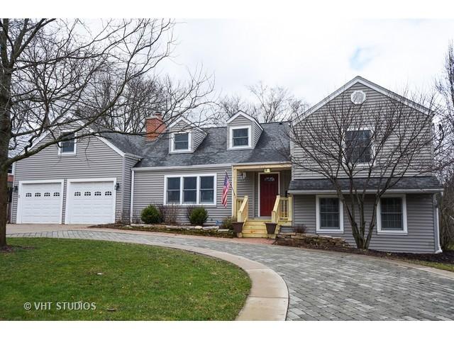 512 Dundee Ave., Barrington, IL 60010