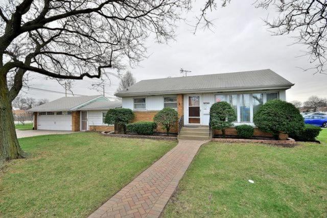 5700 N Ottawa Ave., Chicago, IL 60631