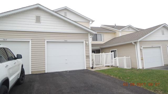 745 Whitesail Dr., Schaumburg, IL 60194