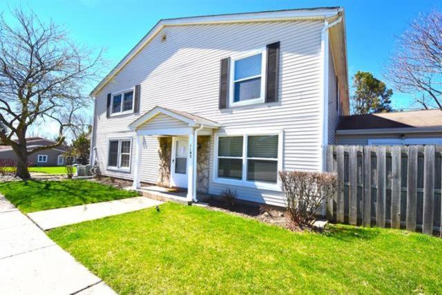 1183 E Greenbriar Ln. #B, Palatine, IL 60074