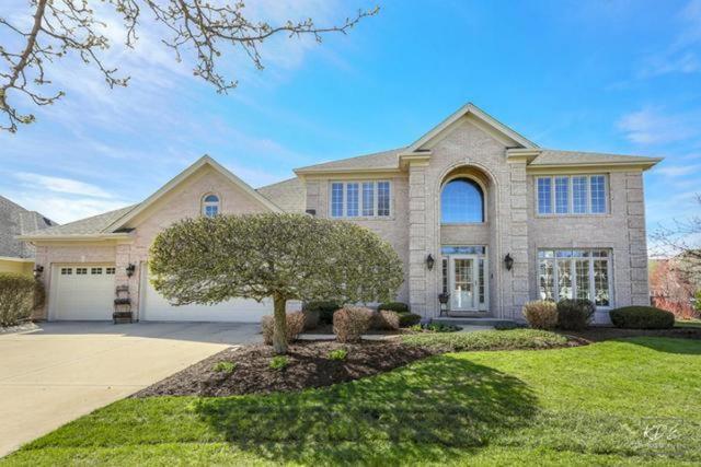 2611 Saddlebrook Dr., Naperville, IL 60564