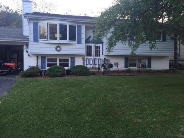 611 Country Club Dr., Mchenry, IL 60050