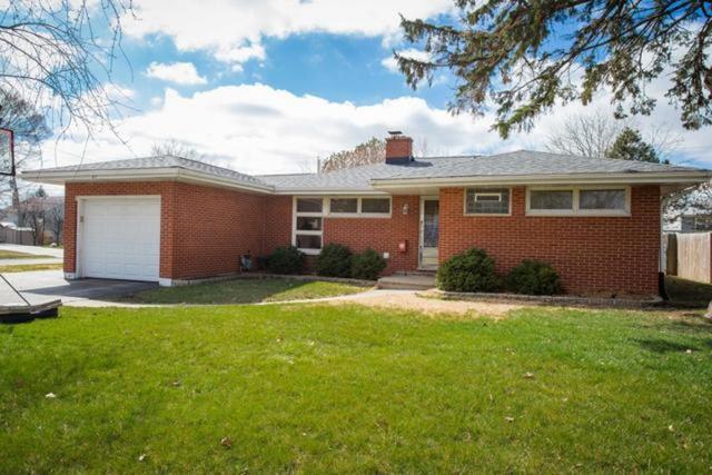 411 Brown St., Wauconda, IL 60084